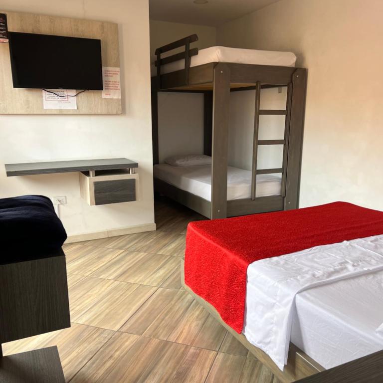 Hotel La Bastida - Habitación Familiar con balcón - 6