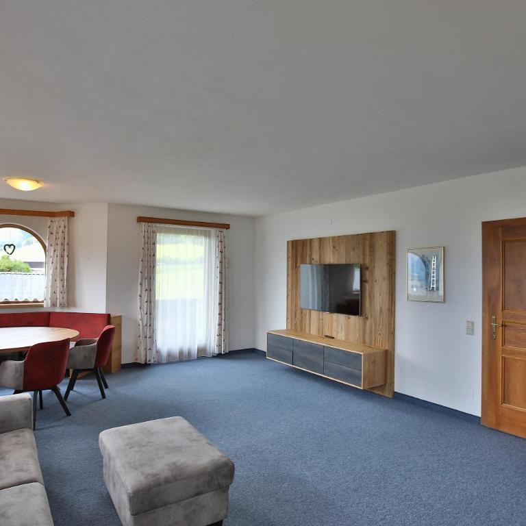 Ferienhaus Maurer - Apartment with Terrace - 10