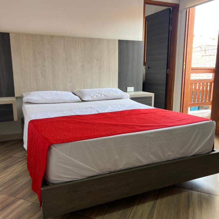 Hotel La Bastida - Habitación Familiar con balcón - 2