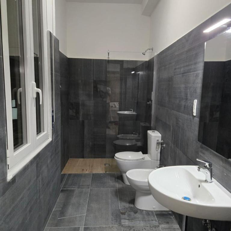 Modena Hotel - Camera Tripla con Bagno Privato - 4