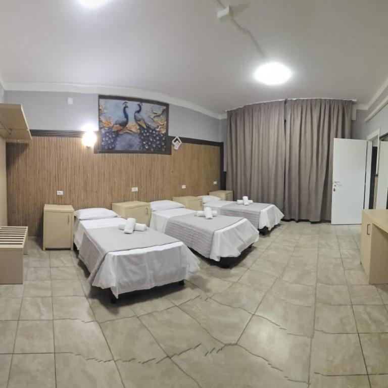 Modena Hotel - Camera Tripla con Bagno Privato - 5