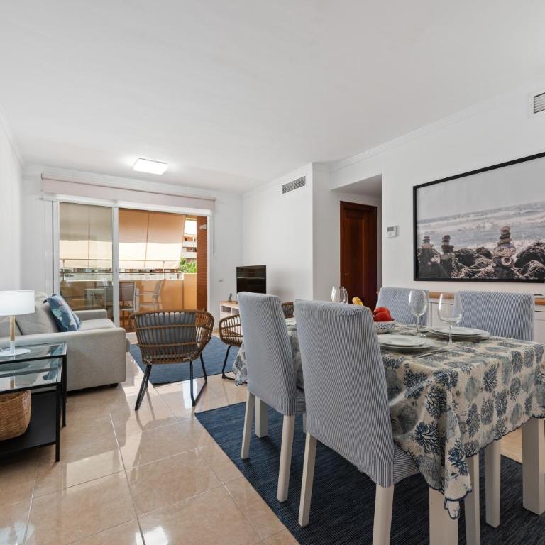Céntrico con Piscina y Playa a 500 metros - Apartamento de 2 dormitorios con terraza - 13