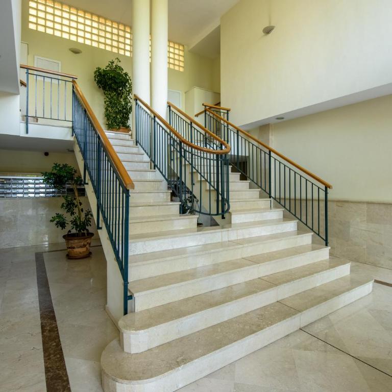 Céntrico con Piscina y Playa a 500 metros - Apartamento de 2 dormitorios con terraza - 15