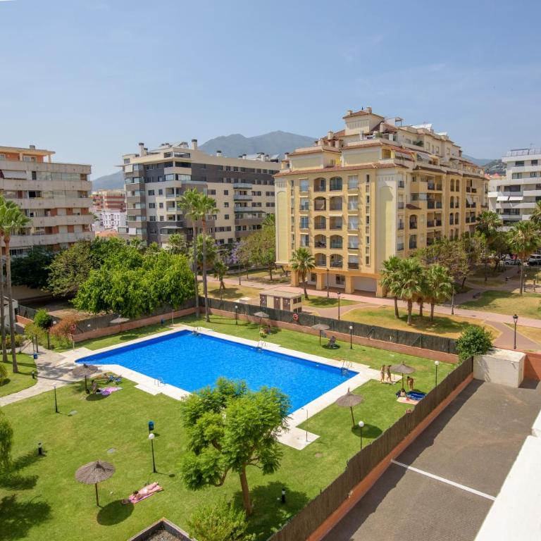 Céntrico con Piscina y Playa a 500 metros - Apartamento de 2 dormitorios con terraza - 18