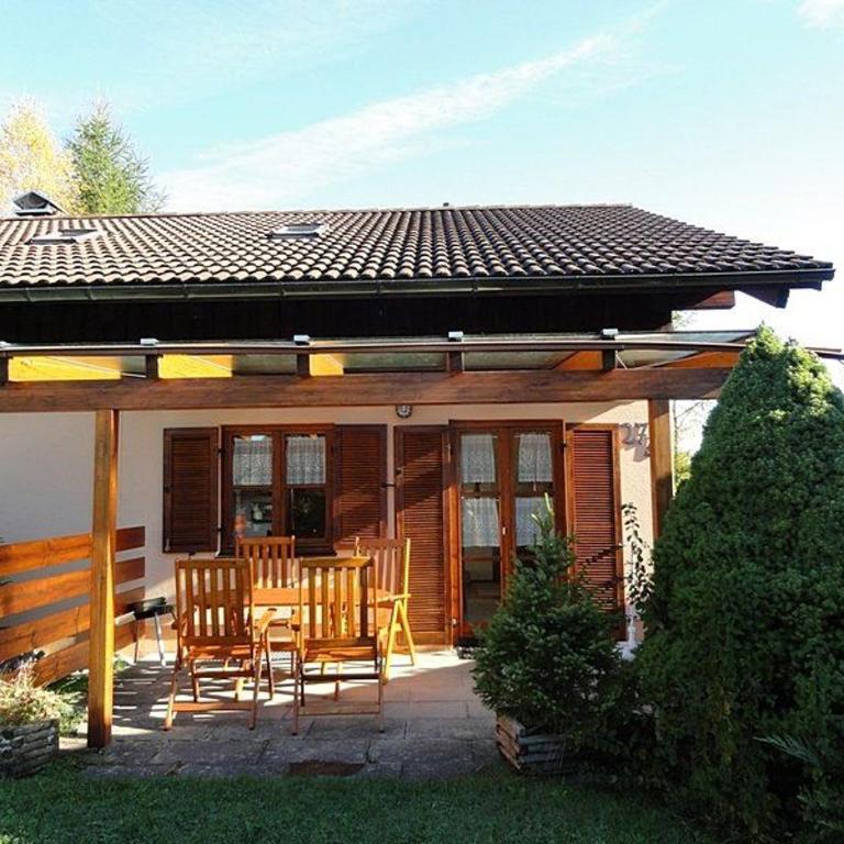 Ferienhaus Fuchsweg im Feriendorf Reichenbach F27b - Three-Bedroom House with Terrace - 1