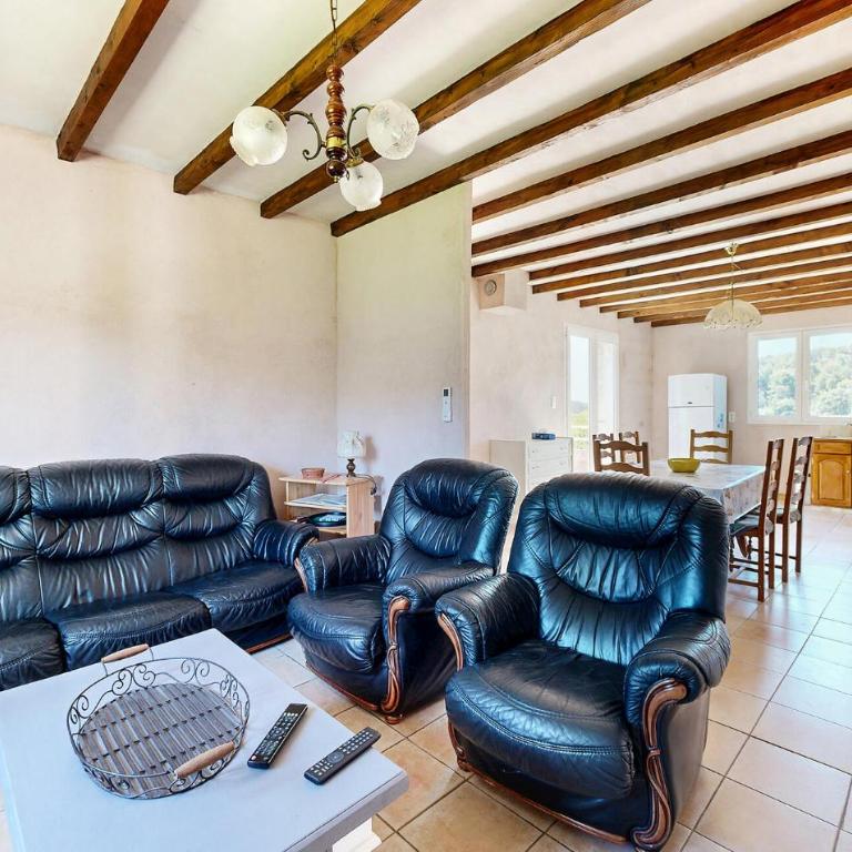3 Bedroom Awesome Home In Bédoin - Three-Bedroom Vacation Home - 2