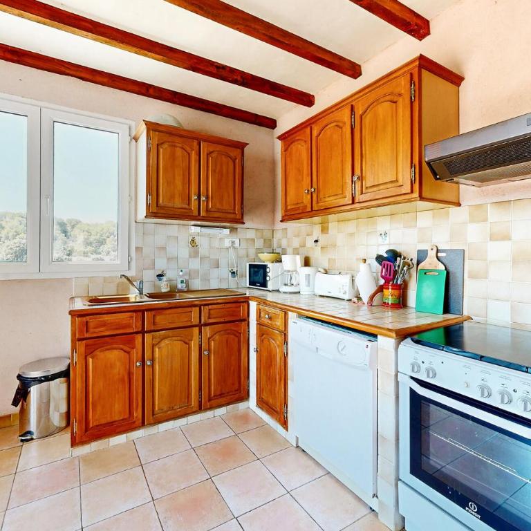 3 Bedroom Awesome Home In Bédoin - Three-Bedroom Vacation Home - 5