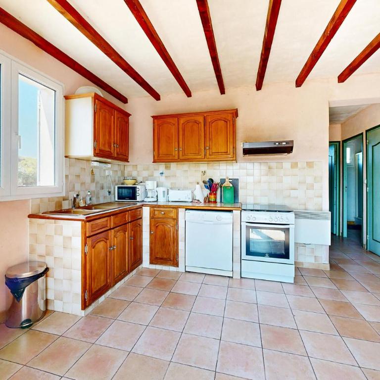 3 Bedroom Awesome Home In Bédoin - Three-Bedroom Vacation Home - 7