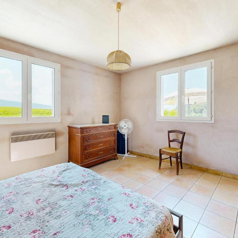 3 Bedroom Awesome Home In Bédoin - Three-Bedroom Vacation Home - 13