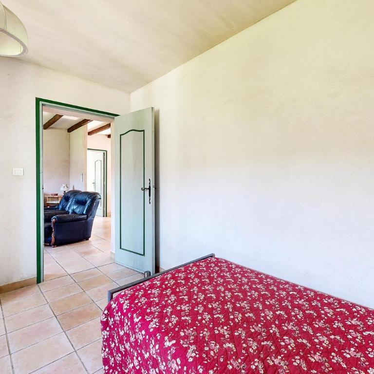 3 Bedroom Awesome Home In Bédoin - Three-Bedroom Vacation Home - 19