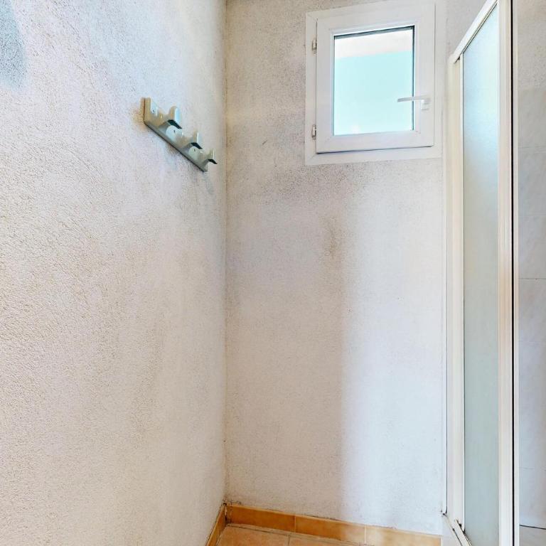 3 Bedroom Awesome Home In Bédoin - Three-Bedroom Vacation Home - 21
