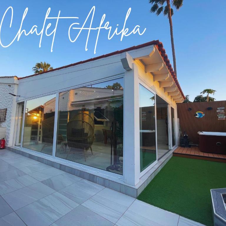 Chalet Afrika con Jacuzzi - Two-Bedroom House - 1