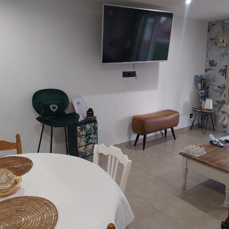 Maison rez de chaussée avec un espace jardin, bien située - Maison 1 Chambre - 6