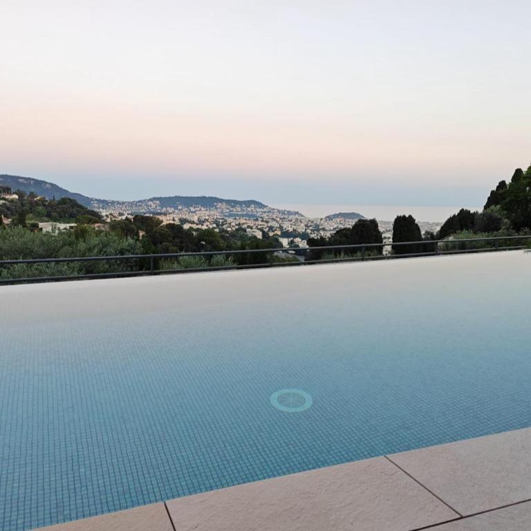 Contemporary Villa with Sea View, Infinity Swimming pool, Gym , Cinema room,Lift - Villa - 34