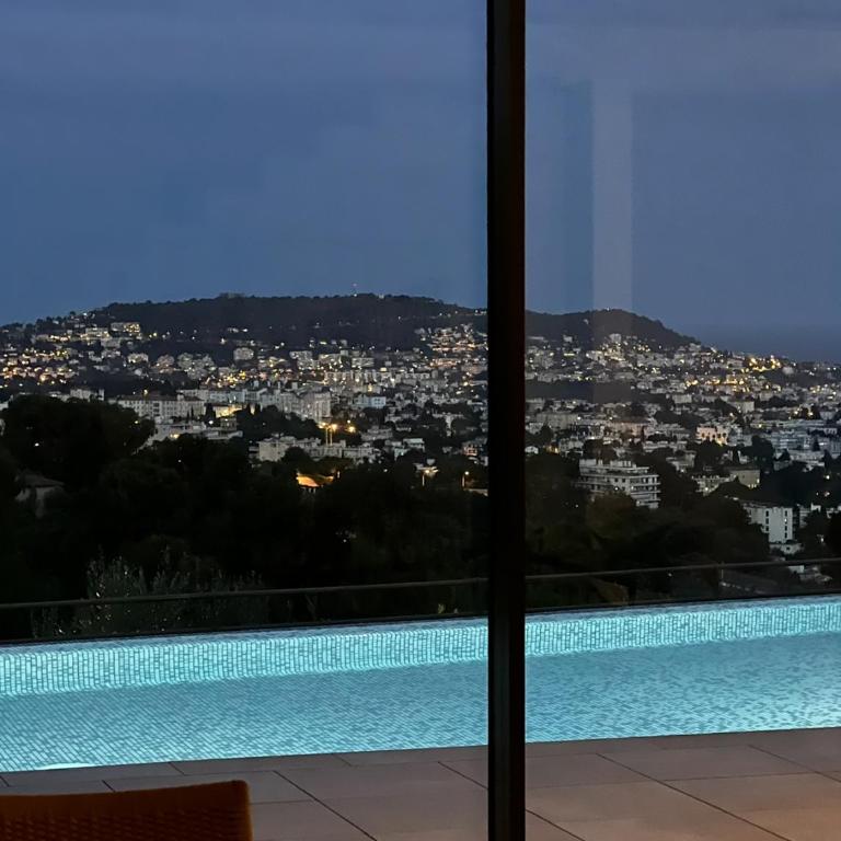 Contemporary Villa with Sea View, Infinity Swimming pool, Gym , Cinema room,Lift - Villa - 37