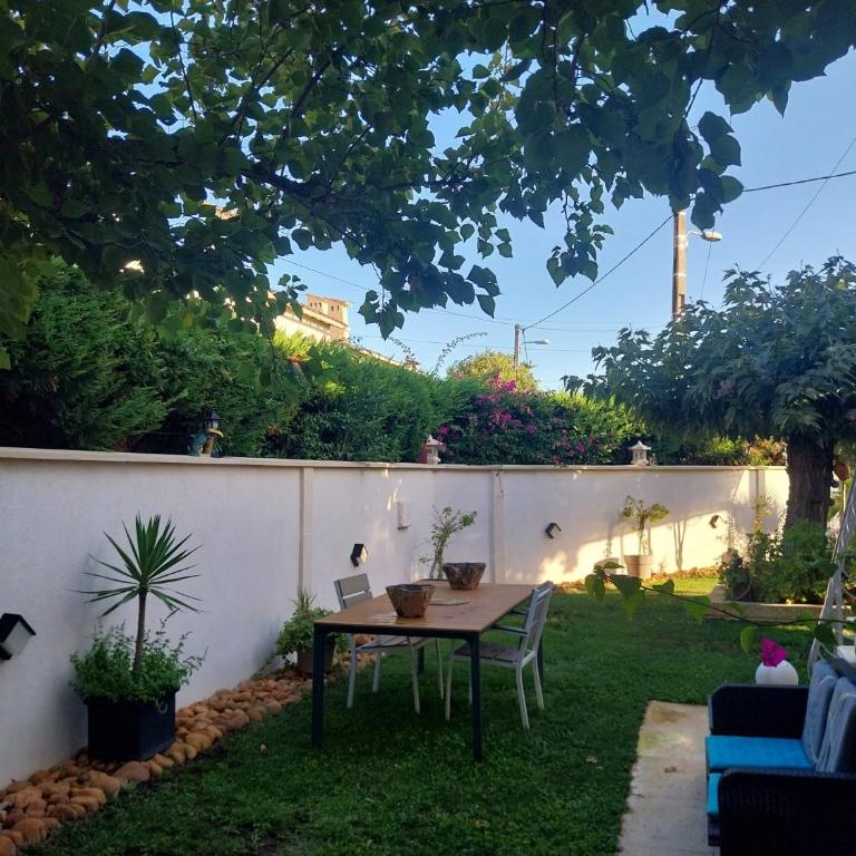 Maison rez de chaussée avec un espace jardin, bien située - Maison 1 Chambre - 2