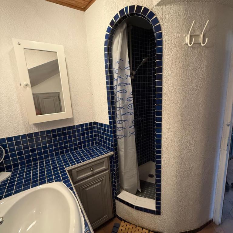 Joli appartement climatisé bord de mer emplacement idéal - One-Bedroom Apartment - 15