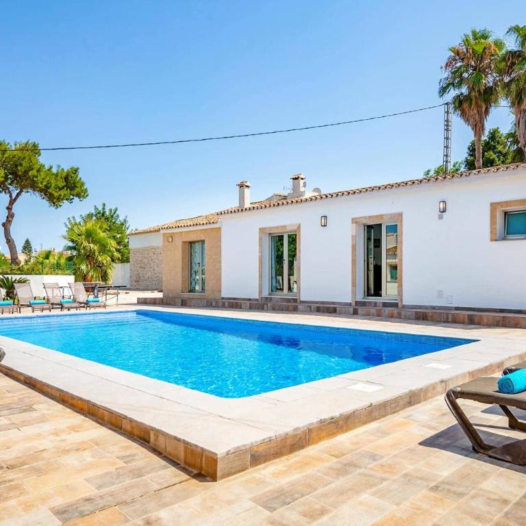 Villa Tosca by Villa Plus - Villa - 3