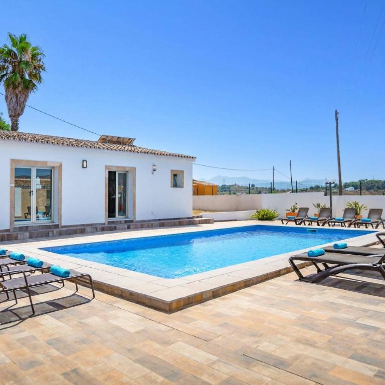 Villa Tosca by Villa Plus - Villa - 18