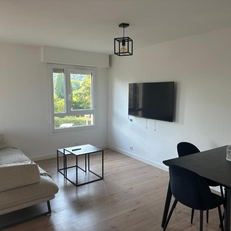 Appartement cosy proche centre ville de Nîmes - Appartement 3 Chambres - 2