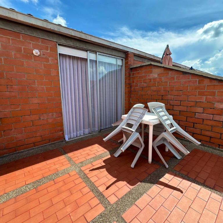 Casa Con Piscina Cerca a la Villa, Expofuturo, Uni Libre - Casa de 4 dormitorios - 6