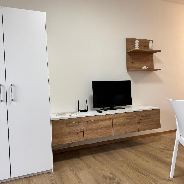 La Torre 9B studio&parking - One-Bedroom Apartment - 7