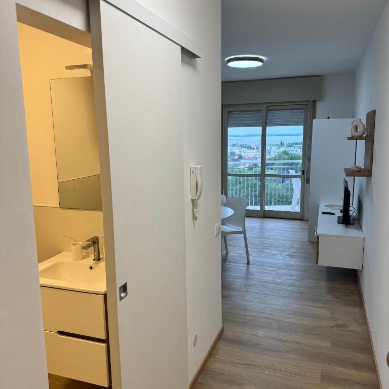 La Torre 9B studio&parking - One-Bedroom Apartment - 3