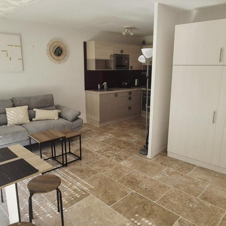 Studio cabine moderne design avec vu sur jardin , piscine - Studio - 12