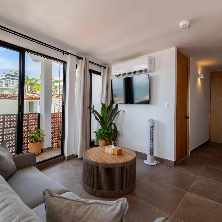 Raices Nomadas Boutique Hotel Vallarta - Deluxe Suite with Sea View - 13