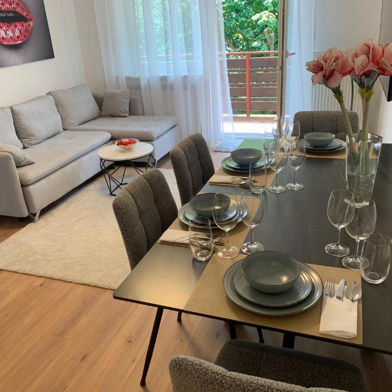 KJ Ferienwohnung bis 5P-Zentral-Balkon-WIFI-Parken - Apartment mit 2 Schlafzimmern - 2