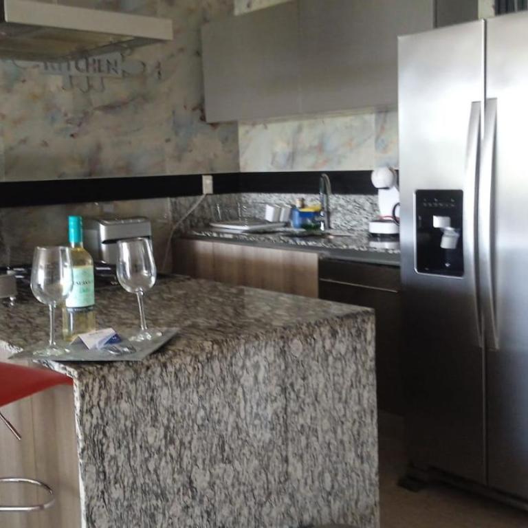 LUJOSO DEPA CON PLAYA PRIVADA en la Isla Residences Acapulco - Apartamento de 2 dormitorios con balcón y terraza - 27