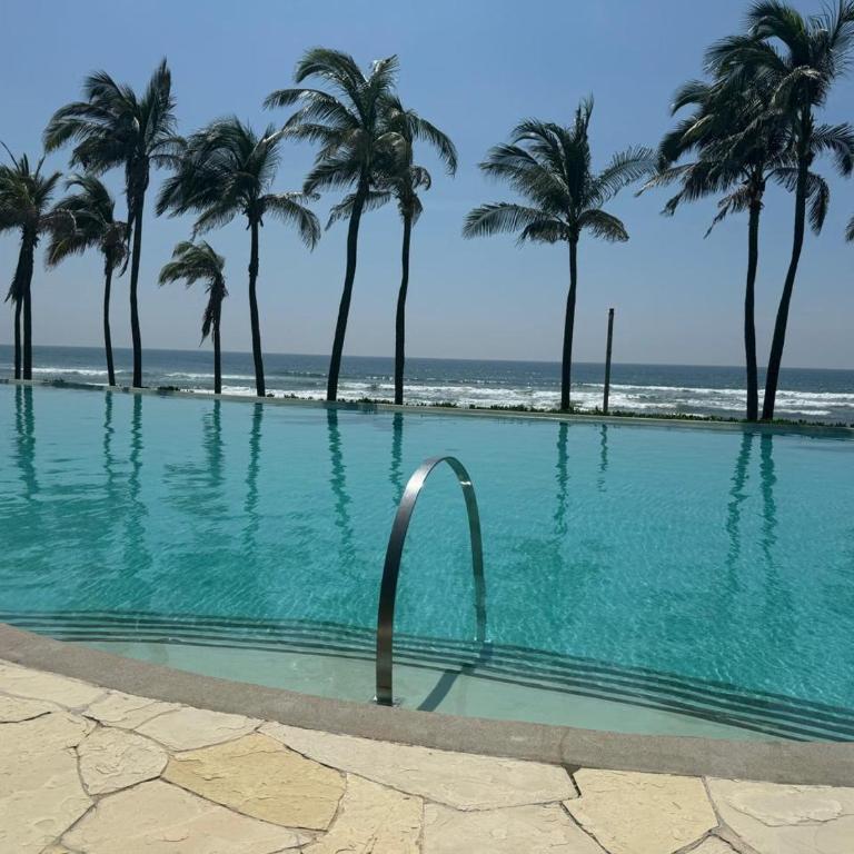 LUJOSO DEPA CON PLAYA PRIVADA en la Isla Residences Acapulco - Apartamento de 2 dormitorios con balcón y terraza - 23