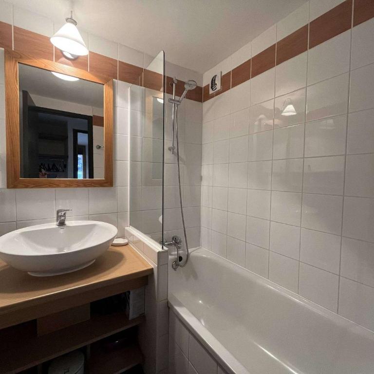 Appartement cosy 6 pers avec parking compris - Appartement 1 Chambre - 12