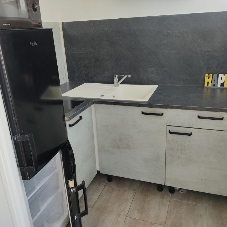 Studio rénové centre Gruissan - 2 pers, parking privé - FR-1-796-92 - Appartamento - 4