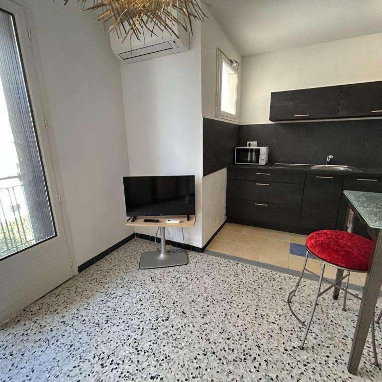 Appartement 2 pièces avec climatisation proche plage - FR-1-250-321 - Apartment - 2