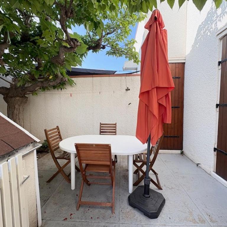 T3 Rénové RDC, 4P, Animaux OK, Parking, 400m Plage - FR-1-799-61 - Apartment - 7