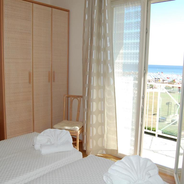 Hotel Rivazzurra - Camera Matrimoniale con Balcone e Vista Mare - 3
