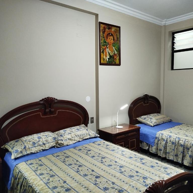 Hotel Perez - Habitación Familiar con baño privado - 1