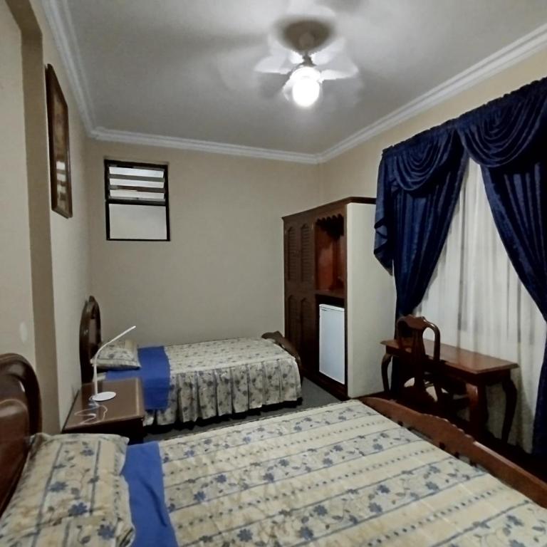 Hotel Perez - Habitación Familiar con baño privado - 2