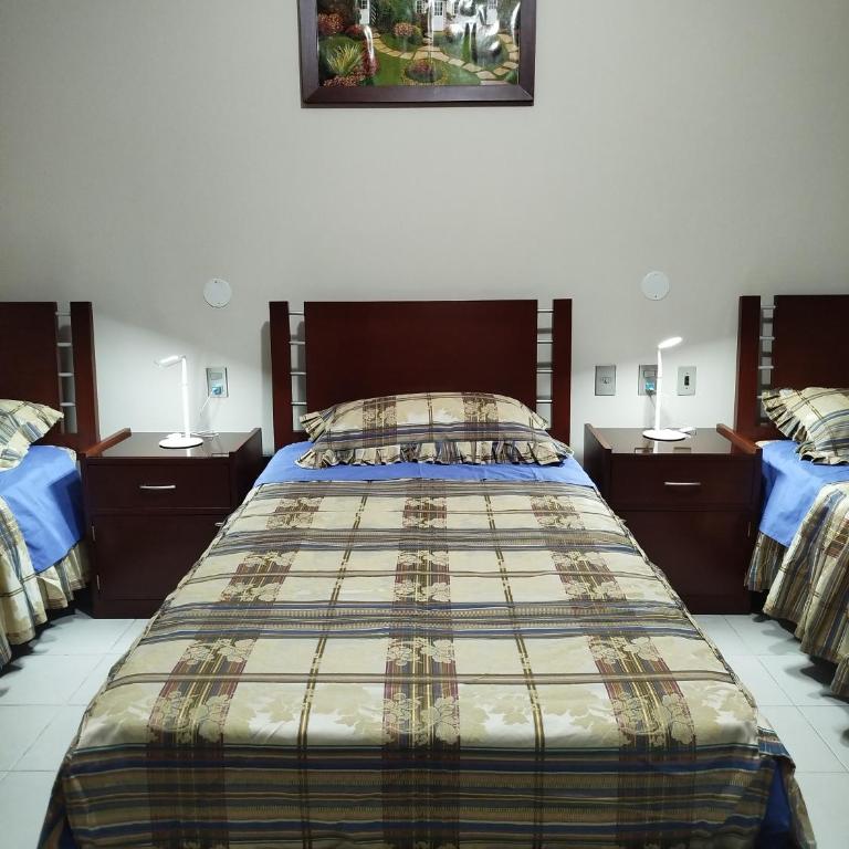 Hotel Perez - Habitación Triple con baño privado - 11