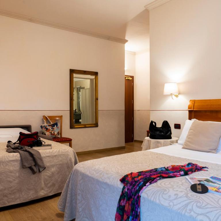 Hotel Ambasciatori - Camera Familiare (2 Adulti + 2 Bambini) - 5