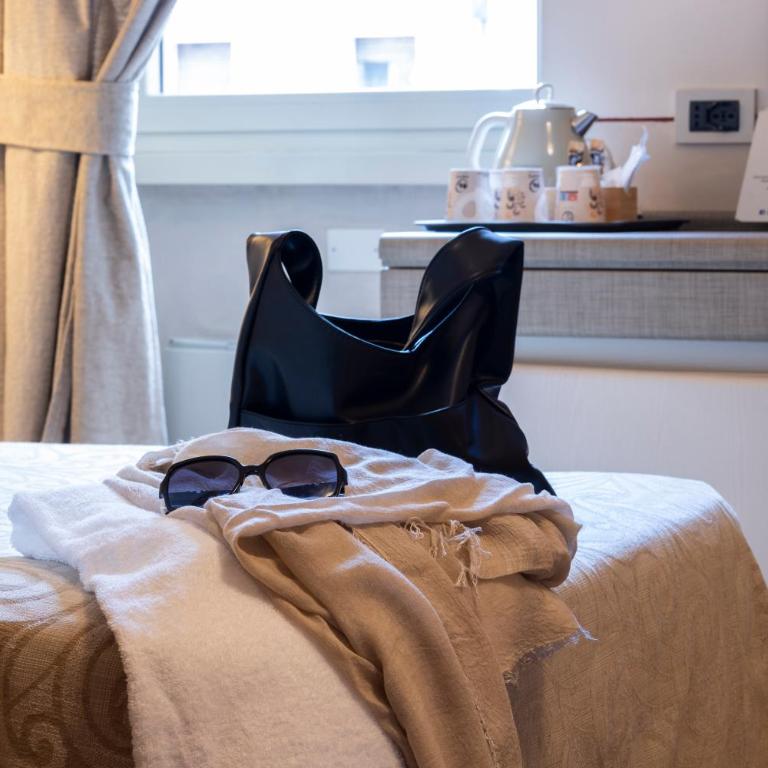 Hotel Ambasciatori - Camera Familiare (2 Adulti + 2 Bambini) - 7