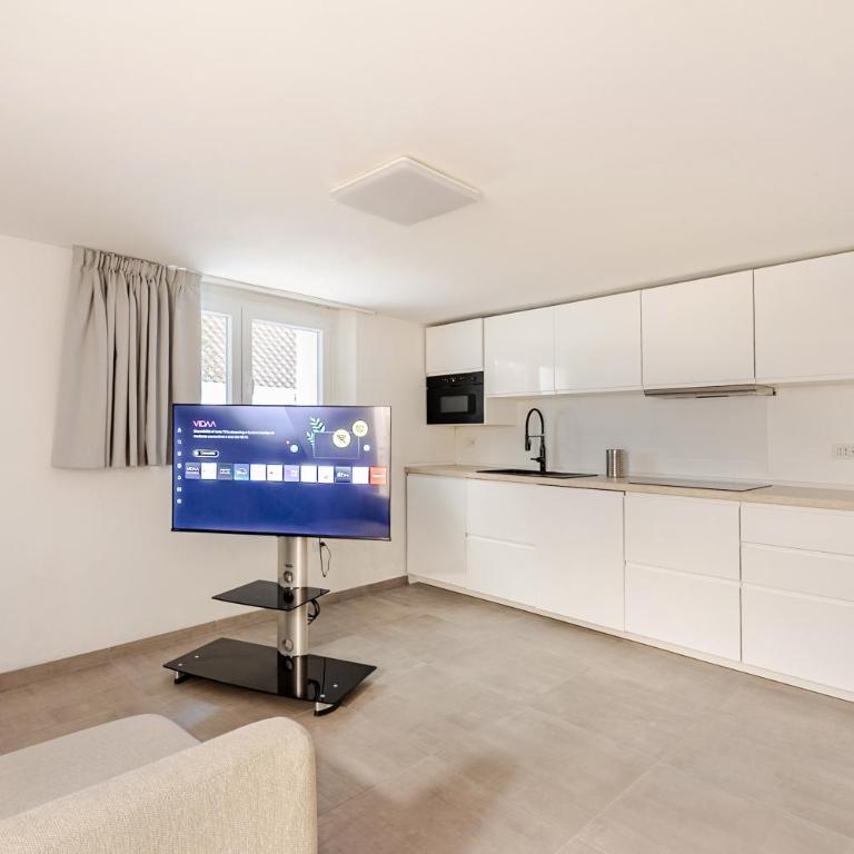 2 Appartamenti in VleCeccarini - 3Bagni - Parcheggio Privato - Mare - Appartamento Superior con 2 Camere da Letto - 5