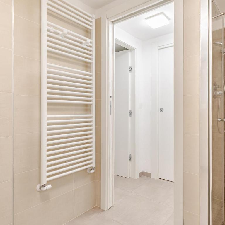 2 Appartamenti in VleCeccarini - 3Bagni - Parcheggio Privato - Mare - Appartamento Superior con 2 Camere da Letto - 30