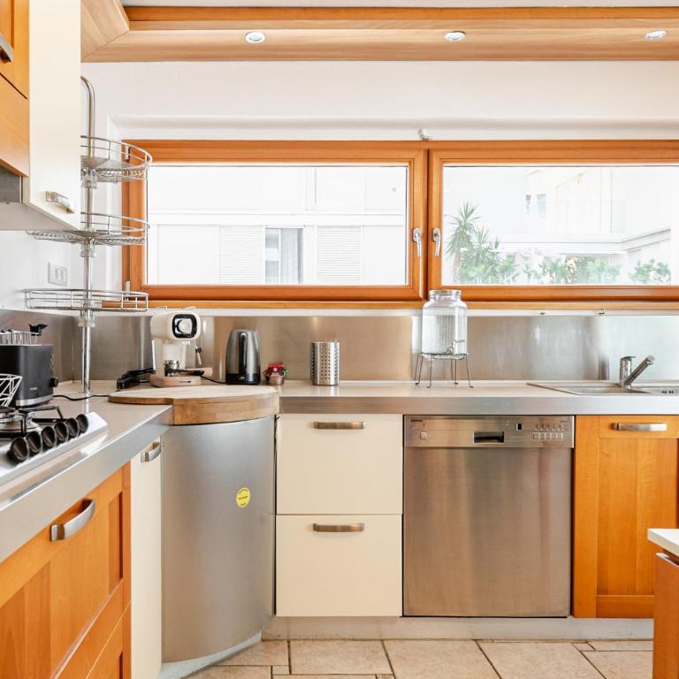 2 Appartamenti in VleCeccarini - 3Bagni - Parcheggio Privato - Mare - Appartamento Superior con 2 Camere da Letto - 10