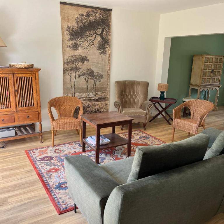 Maison quartier calme, proche plages, centre ville - Three-Bedroom House - 2