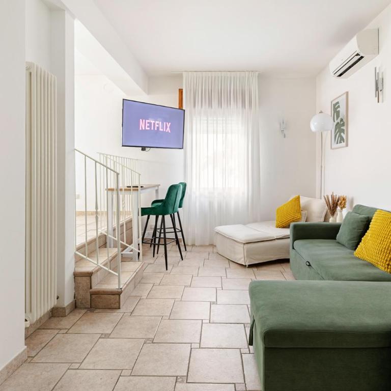 2 Appartamenti in VleCeccarini - 3Bagni - Parcheggio Privato - Mare - Appartamento Superior con 2 Camere da Letto - 1