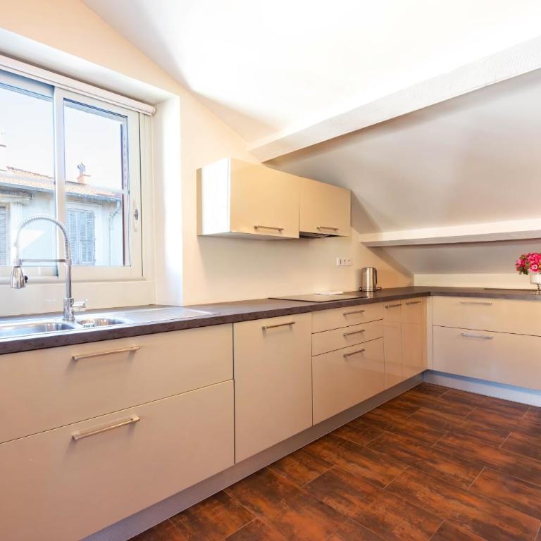 Exquisite 2-Br apartment 3 minutes from la Croisette - Apartment - 5