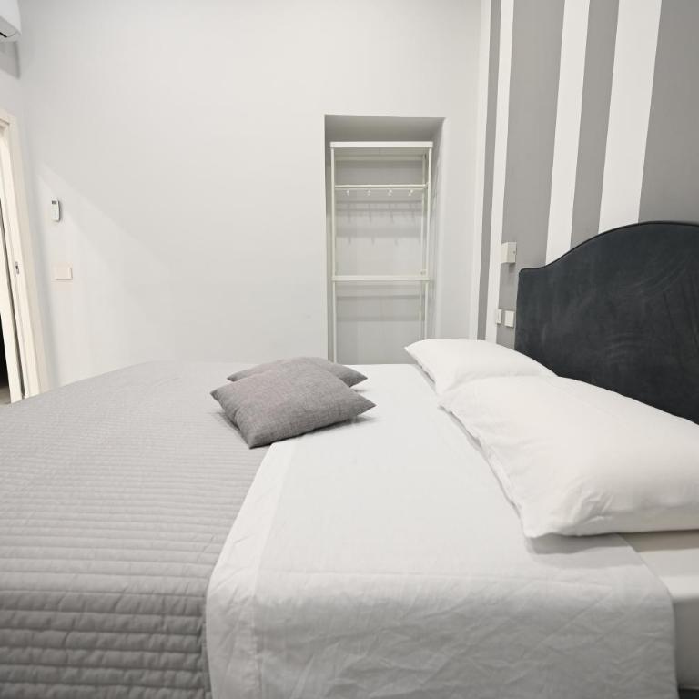 ONE HOUSE POMPEI - One-Bedroom Apartment - 27