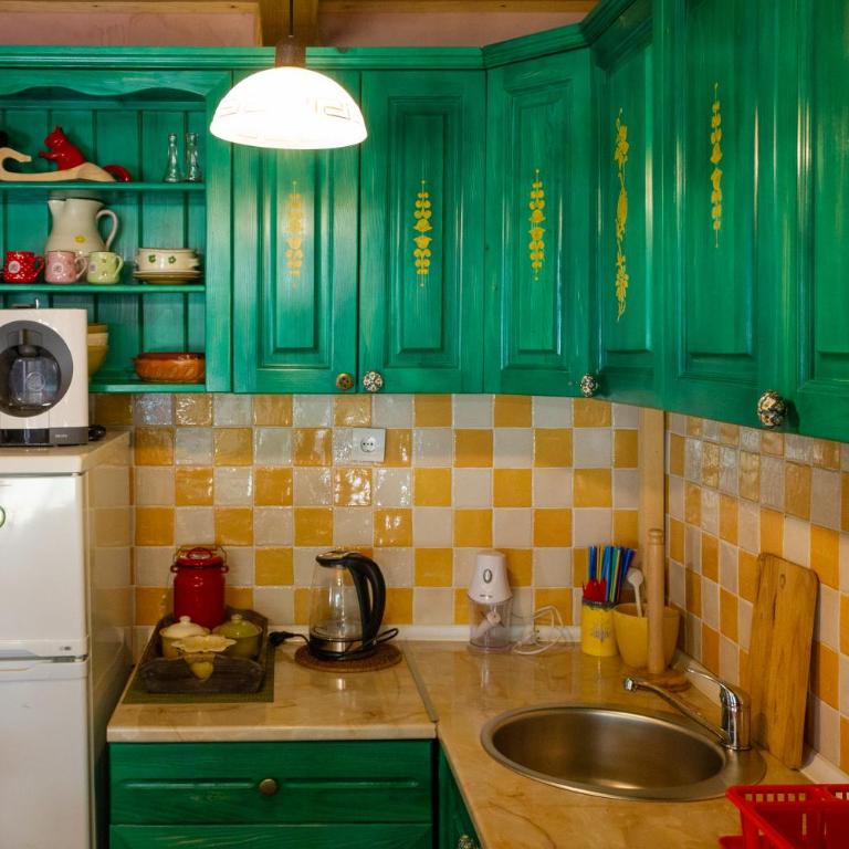 Spacious Wooden House Zabljak Retreat - Three-Bedroom House - 11